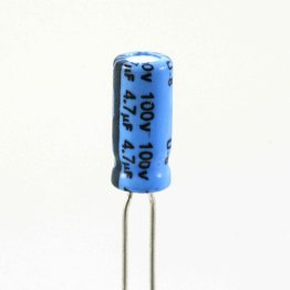 4.7uF Electrolytic Capacitor 100 Volt 85 ° C Jianghai 5x11 Taped